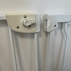 ベビーゲート　開閉式　白の画像