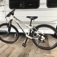 自動車　２６インチ　マウンテンバイク