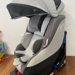 アップリカ  チャイルドシート　2017年製の画像