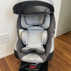 アップリカ  チャイルドシート　2017年製の画像