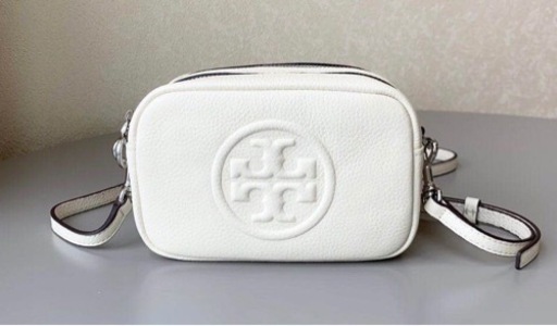 トリーバーチ TORY BURCH ショルダーバッグ レザー ペリーボンベ 新品未使用 カメラバッグ 55691 クロスボディバッグ ホワイト 白