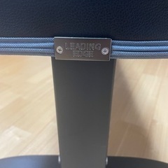 フラットベンチとダンベルセットの画像
