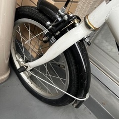 【コンパクト】折りたたみ自転車　便利なカゴ付き！の画像