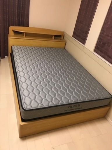 【取引中】【急募〜3/26（日）】【美品】【ニトリ】　ダブルベッド（マットレス付き）コンセント・収納・照明付き
