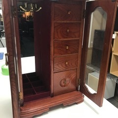 取引場所　南観音　K 2303-837 ジュエリーBOX 扉ツマミ一点取れています。(部品あります)汚れ　キズありの画像