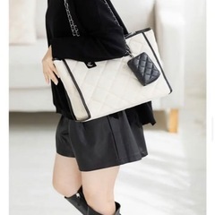 フェイクレザーショートパンツ パンツ  ショートパンツ  合皮 レザーの画像