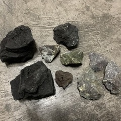溶岩石、石など