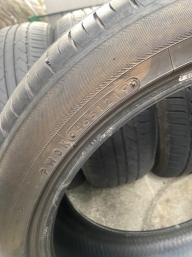 215/45R17  タイヤ　TOYO  中古　プリウス　