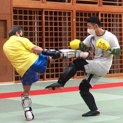 スパーリング練習会（打撃系格闘技）力よりテクで対戦 m(`0')/ - スポーツ