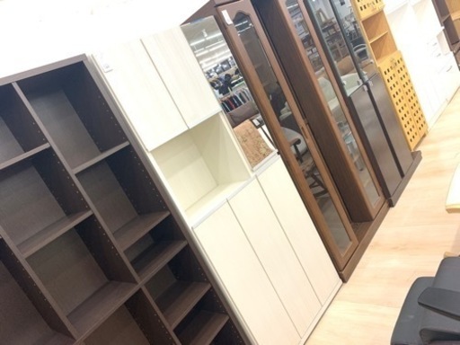 ミラー付きのハイタイプシューズボックスです！