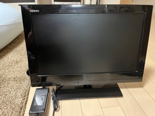 取引中　　　　　液晶カラーテレビ　19インチ　新品