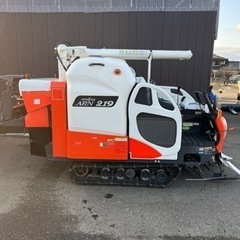 クボタ　コンバイン　ARN219 フロント刈り上げ部カバー左右　パーツ　ARN クボタ コンバイン ARN219 フロント刈り上げ部カバー左右 パーツ ARN