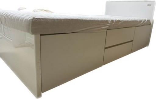 シングルベッド　フレーム、ニトリ　ジオチェスト　白