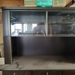 食器棚倉庫保管の画像