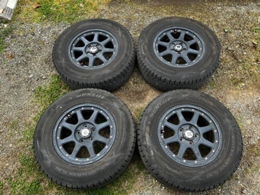 条件付値引有り。デリカD5 235/70R16 PCD:114.3 タイヤホイールセット　スタッドレス4本