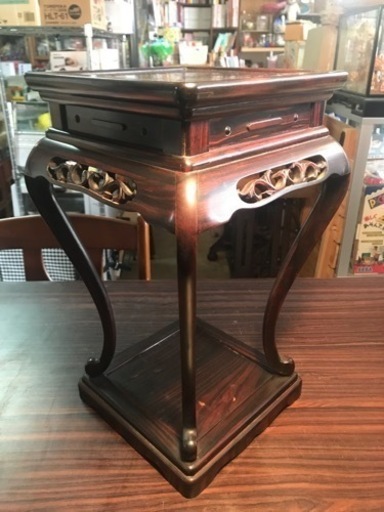 【店頭にて売り切れ】アンティーク花台　レトロ華台　唐木透かし彫り　猫脚　高卓　物置台　飾り台　木製