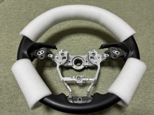 美品 トヨタ カローラスポーツ レザーステアリング