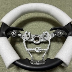 美品 トヨタ カローラスポーツ レザーステアリング