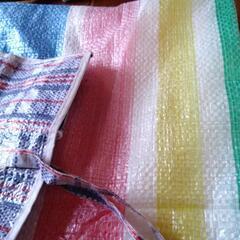 美品の大きなマチ付きとエコバッグと中古のレジャーシートのセットの画像