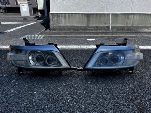 セレナ前期のへッドライトc25ワンオフ品