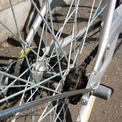 ☆ダイニチ産業 シティサイクル 27インチ 自転車 LEROUX smart cycle ママチャリ カゴ付き LEDオートライト ルル― シルバー 札幌 北20条店の画像
