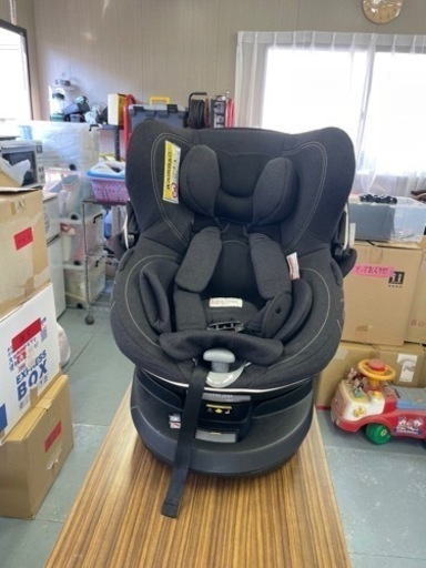 カーメイトチャイルドシート