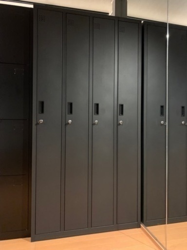 4列ロッカー(黒)