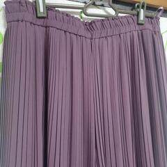 UNIQLO  ユニクロ  プリーツワイドパンツの画像