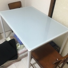 おしゃれなダイニングテーブル