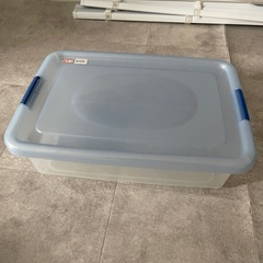 収納ケース　大小2つ　プラスチックの画像