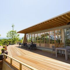 【観光ガーデン内にある人気カフェ】カフェ接客・レジ業務・厨房補助...