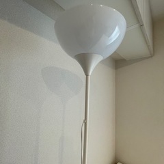 フロアランプ　の画像