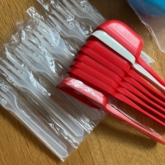 プラスチックスプーンたちの画像