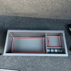 交渉受け付けます！プリウス50 アームレストBOX