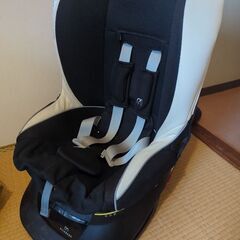 【お譲り先決定】国産エールベベ回転式チャイルドシート