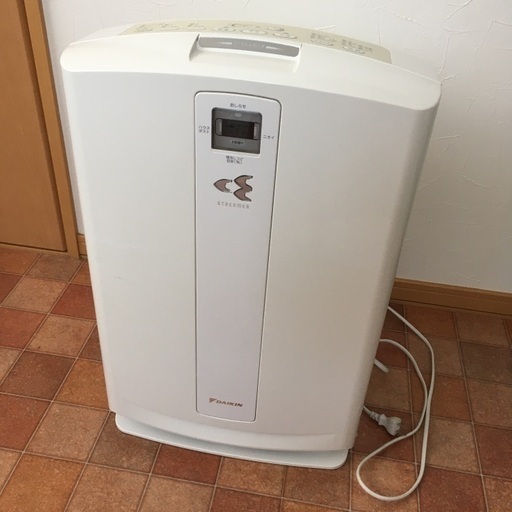【売約済】ダイキン(DAIKIN) 加湿空気清浄機「うるおい光クリエール」 ホワイト ACK70N-W2013年製