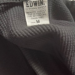 EDWINのV字カーディガンの画像