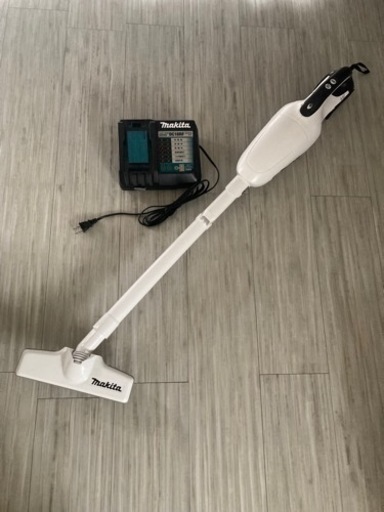マキタ掃除機　バッテリー付き（お話進んでいます。キャンセルされた場合早い方からご連絡致します。）