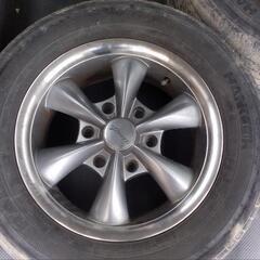 200系ハイエースタイヤホイールの画像