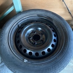 日産リーフ　205/55R16 鉄ホイール　ホイールカバー付き