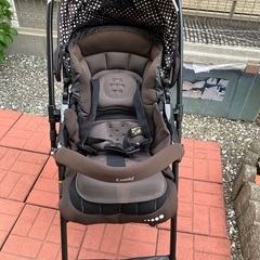 A型ベビーカー　Combi メチャカルファースト