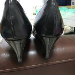 🏳️‍🌈新品エナメルパンプスの画像