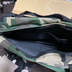 迷彩のウエストバッグ　引き取り限定の画像