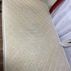 セミダブルベッド