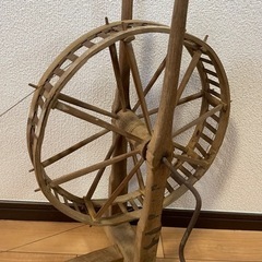 古い糸巻き機 木製 ヴィンテージ 稀少品 糸巻き機 タイ チェンマイ 店舗ディスプレイやインテリアにおすすめの画像