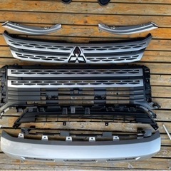 三菱 新型デリカD5 純正フロントグリル、ロワーバンパー