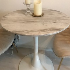新品　大理石調　ラウンドカフェテーブル