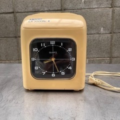タイムカード　タイムレコーダーの画像