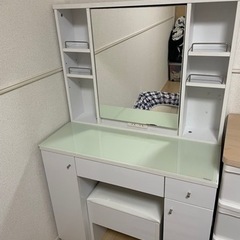 ドレッサー　お引き取り決定の画像