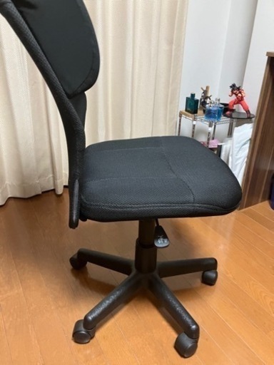 パソコンとパソコンデスクと椅子セットで売りたいです